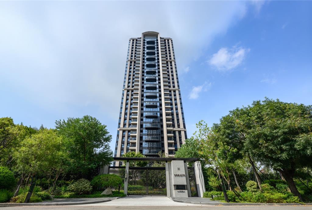 20251030701756 20251030701756